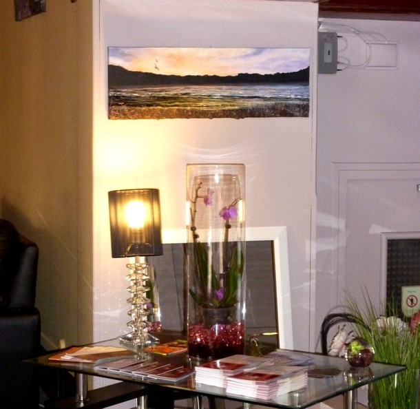 Exposition d'un tableau sur toile panoramique de l'artiste Peintre Virginie Trabaud