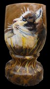 Peinture sur coquetier en bois - yeux de chat gris - acrylique - virginie trabaud